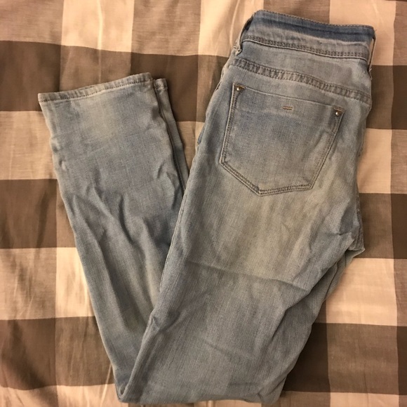 Light Wash Skinny Jeans - Picture 2 of 3